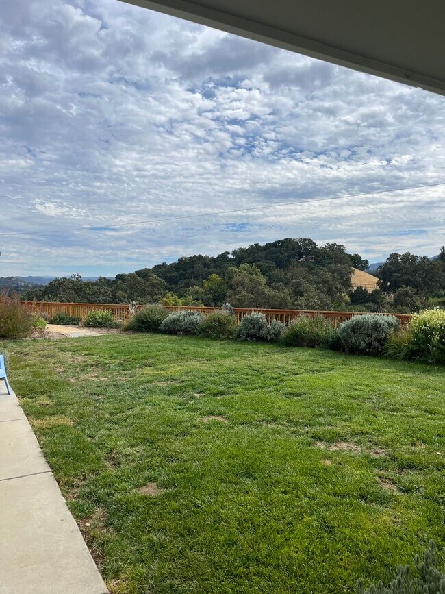 Building Photo - Beautiful 4 Bedroom, 3 Bathroom Atascadero Home On 2 Acre Lot with Solar Power