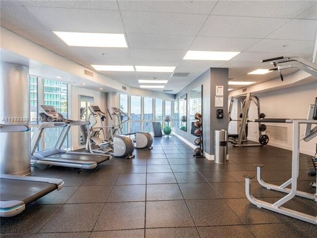 Building Photo - 480 NE 30th St