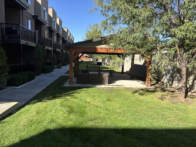 Building Photo - 3883 Komenda Ct