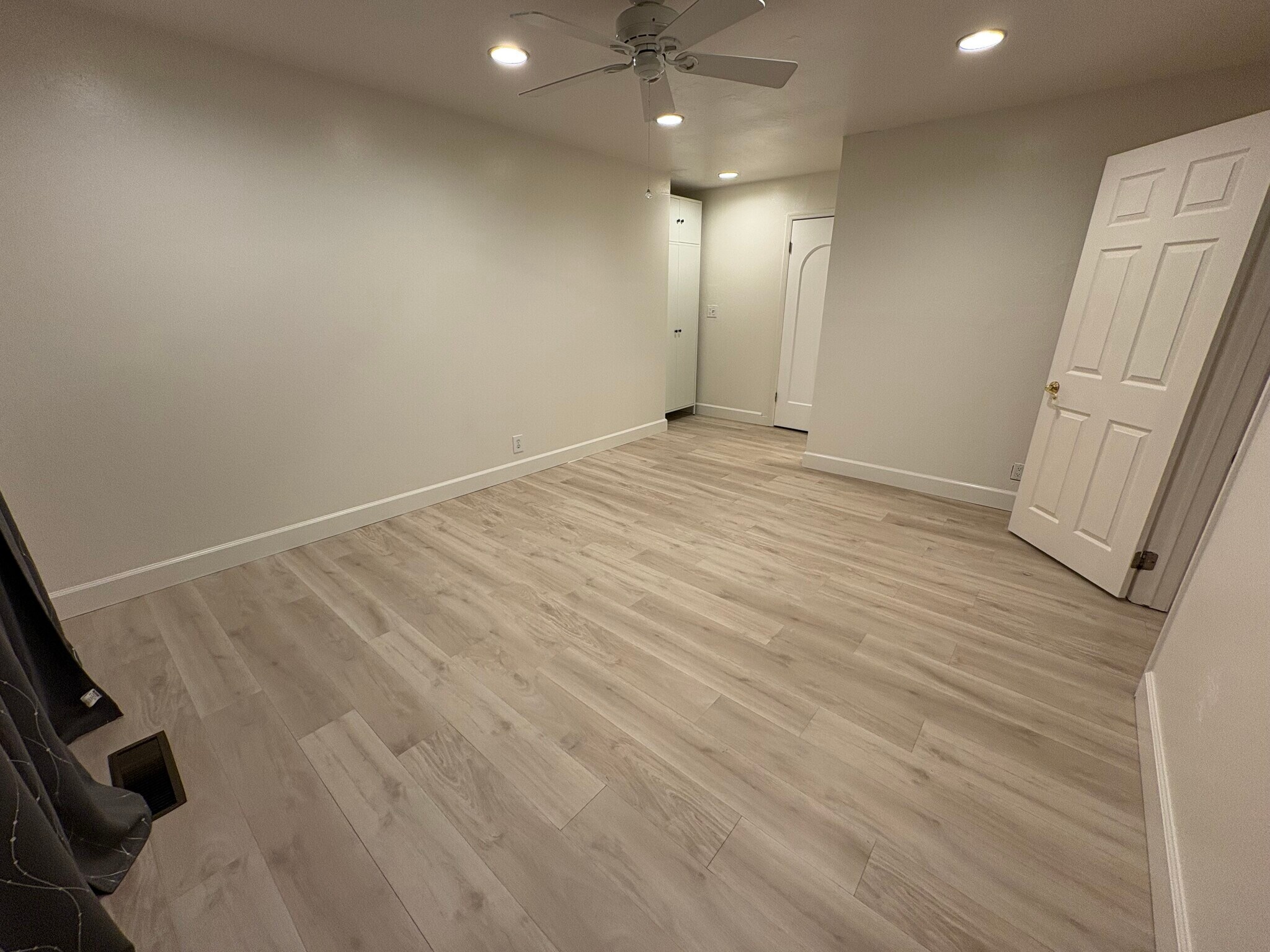 Building Photo - 4192 Denker Dr