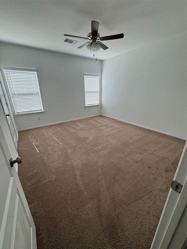 Building Photo - 31303 Whitfield Ct