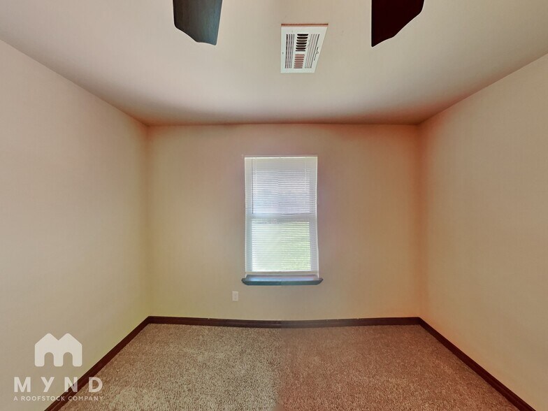 Building Photo - 3412 Valley Hollow