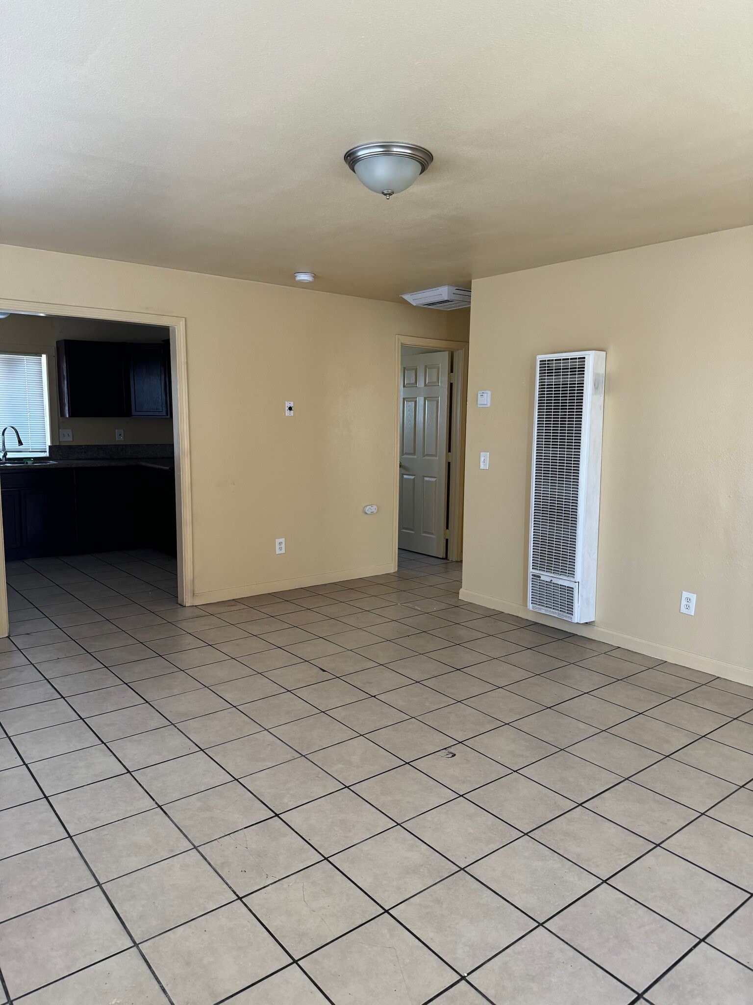 Building Photo - 15268 Center St