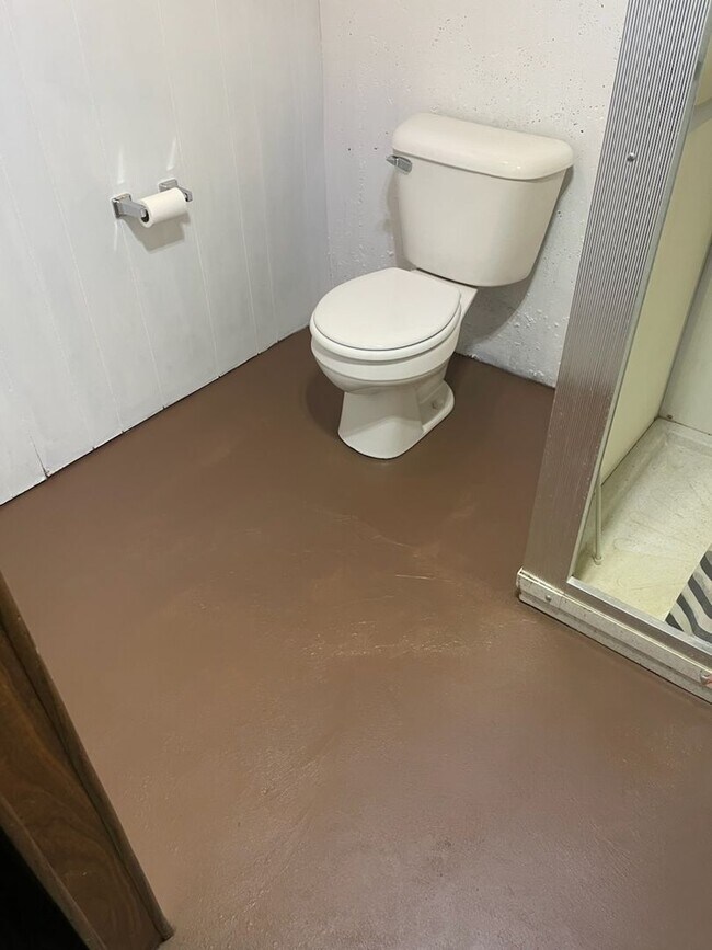 Building Photo - 1006-1006 N Sumac Dr