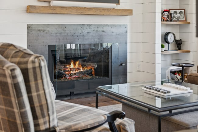 Building Photo - 1810 Quail Ct