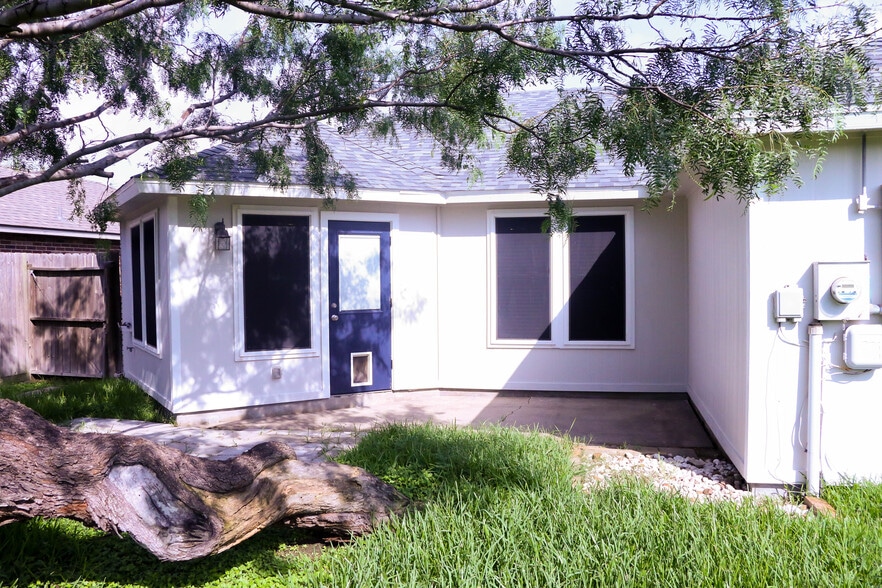 Back Door/Back Porch - 1013 Cupertino St