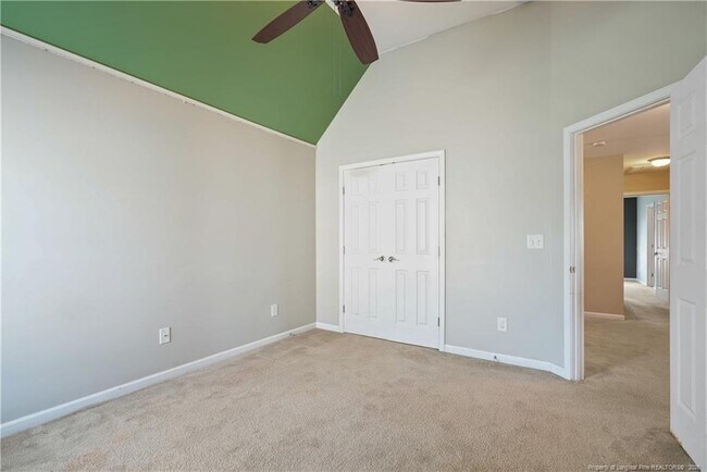 Building Photo - 415 Highgrove Dr