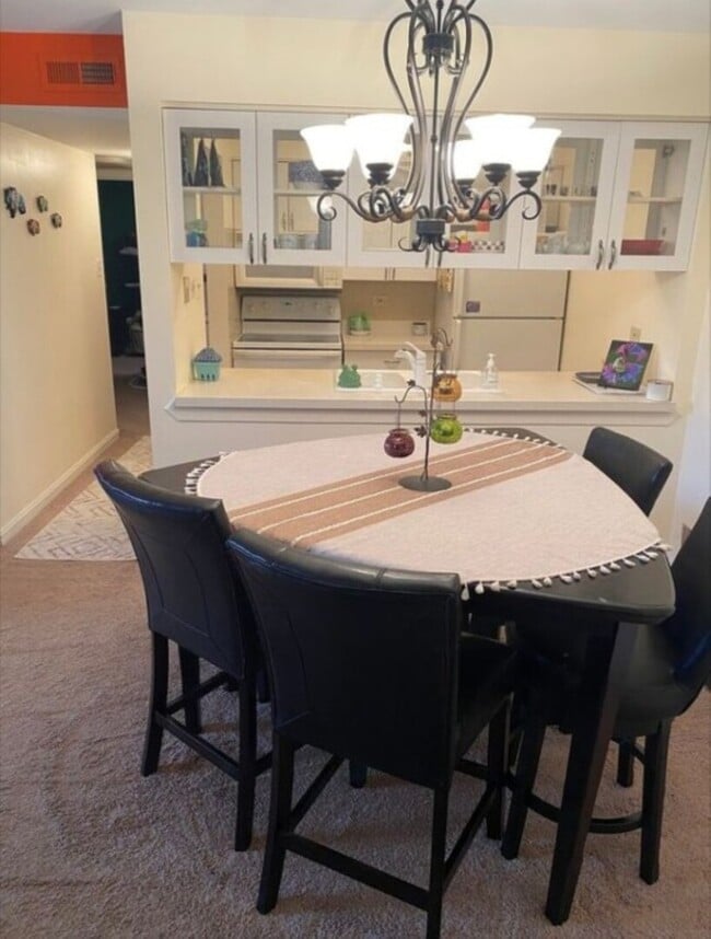 Building Photo - 5221 James Ln