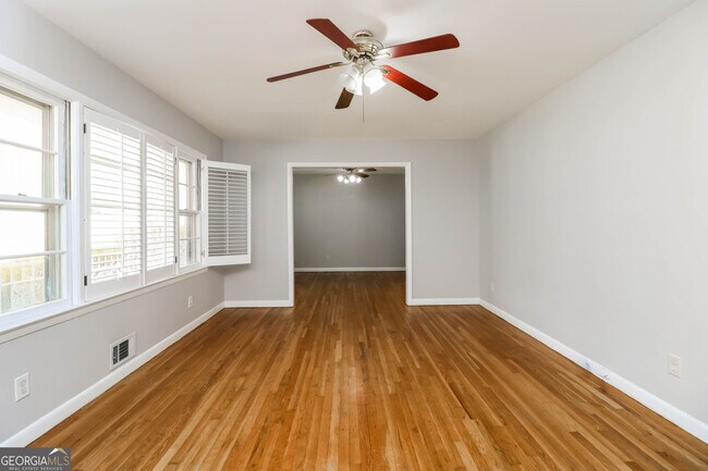 Building Photo - 1255 Angelia Dr SW