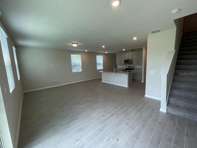 Building Photo - 407 Legacy Lp