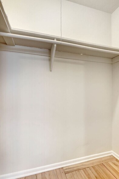 Building Photo - 3144-3152 S. Barrington Ave in Mar Vista - Has a Pool!