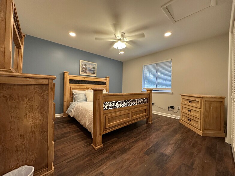 Building Photo - 111 Seaparc Cir