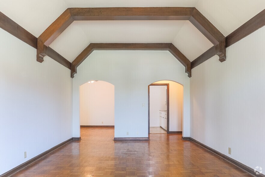 MarCon Blackstone Apartments 211 S 37th St Omaha NE 68131 Apartment Finder