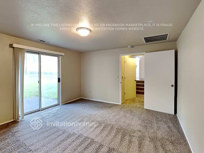 Building Photo - 605 187th St E