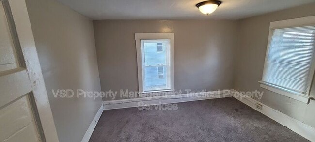 Building Photo - 7523 Aetna Rd