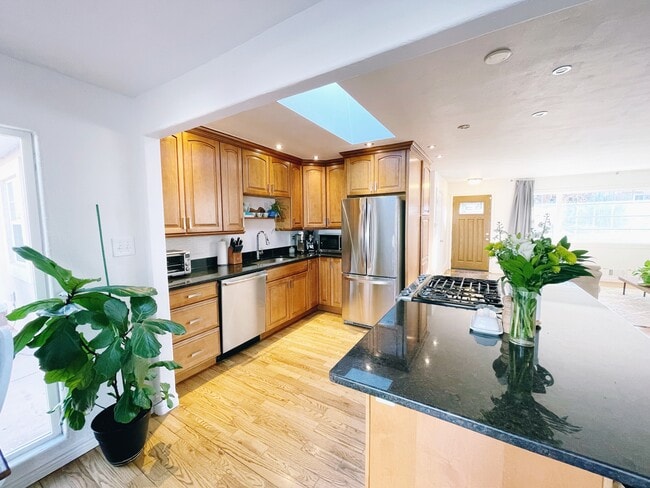 Building Photo - 132 Pierce Dr