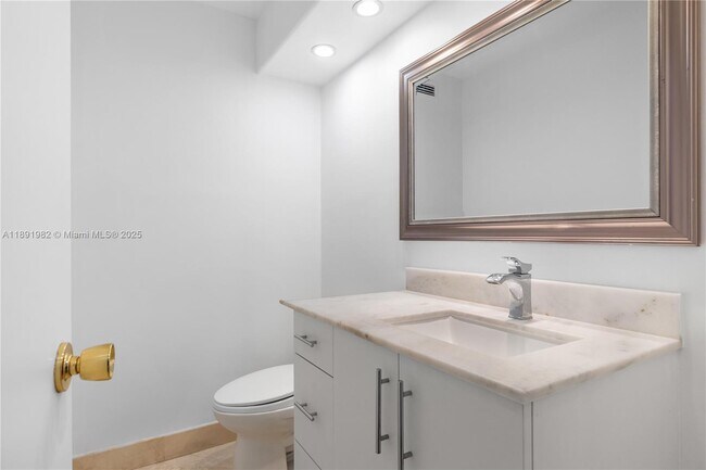 Building Photo - 4925 Collins Ave