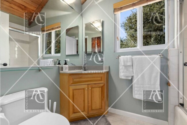 Building Photo - 4 bedroom 3 bath home in Scotts Valley