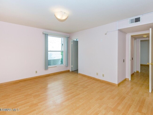 Building Photo - 31550 Agoura Rd