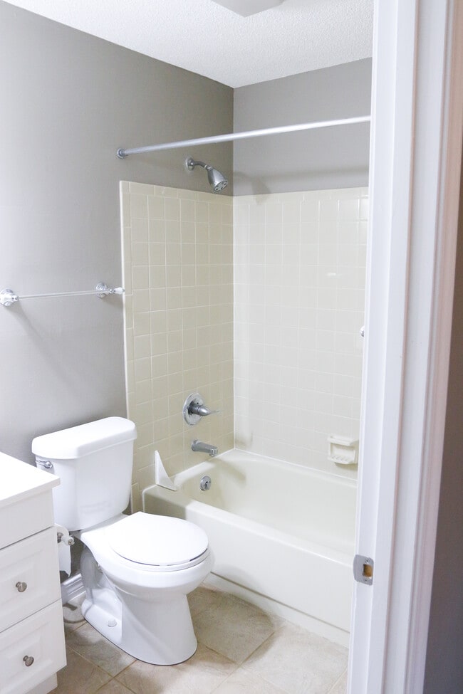 Building Photo - 5105 Beachwalk Pl