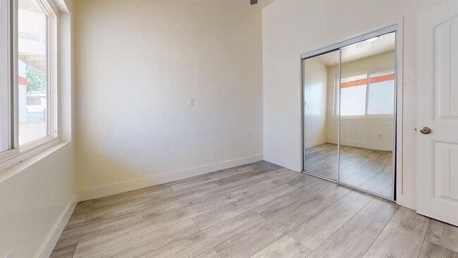 Building Photo - 5272 Manhasset Dr