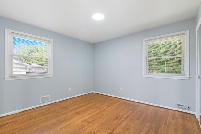 Building Photo - 7910 Beechnut Rd