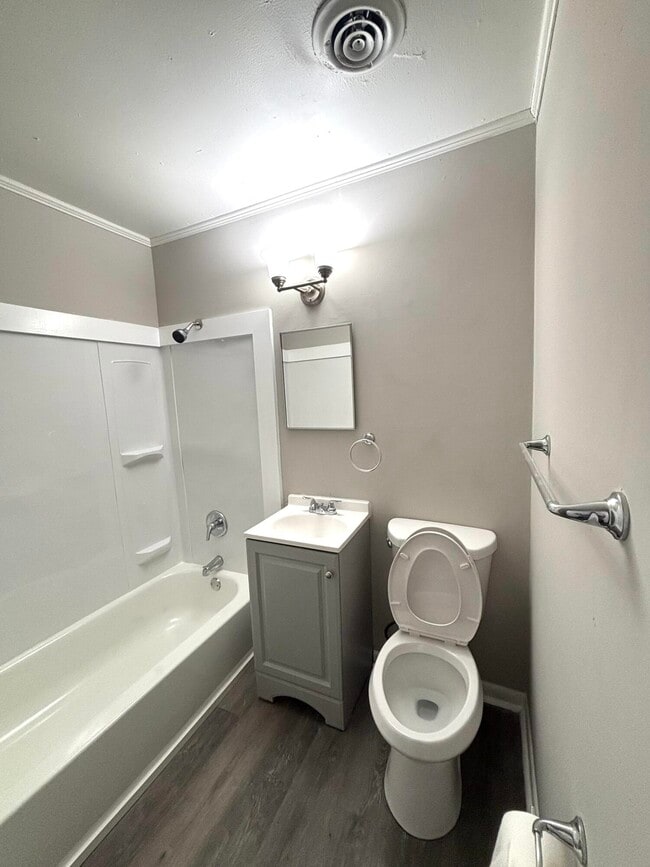 Building Photo - 1282 Crosland Dr NE