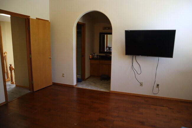 Building Photo - 3012 SE 157th Ave