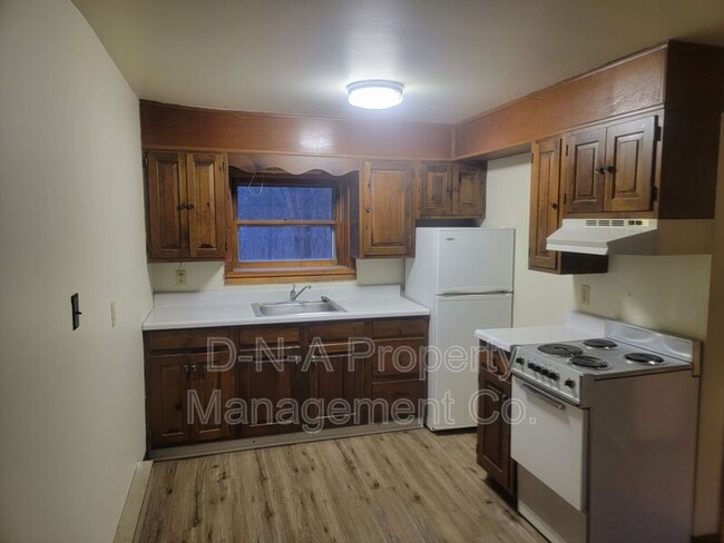 Building Photo - 4036 Manor Dr