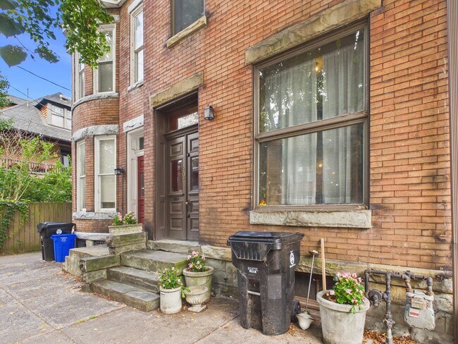 Building Photo - 204 Hamilton St