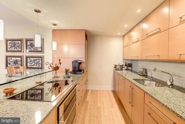 Building Photo - 2555 Pennsylvania Ave NW