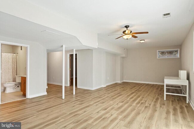 Building Photo - 445 Springvale Rd