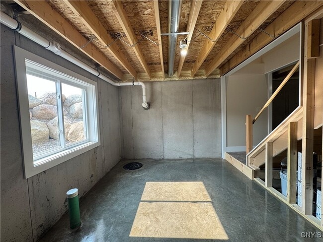 Building Photo - 6251 Meadow Dr