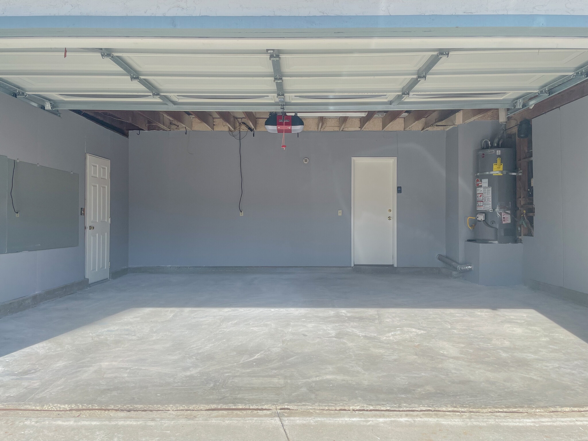 Garage - 25770 Mariposa St