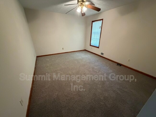 Building Photo - Locust Drive - 988