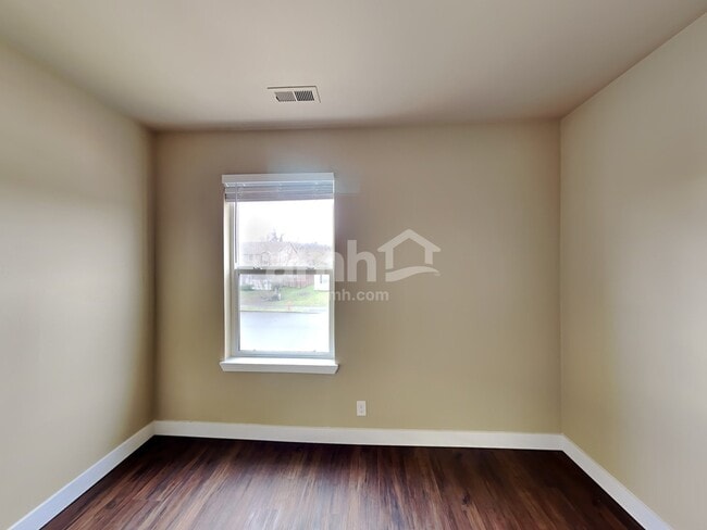 Building Photo - 1108 Boatman Ave NW