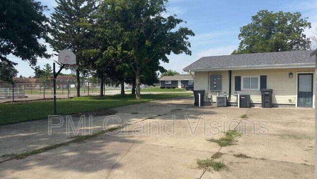 Building Photo - 2151 11th St