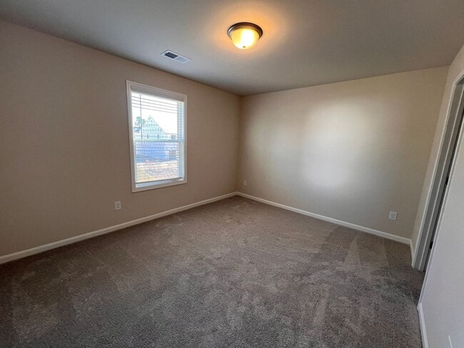 Building Photo - 820 Justify Lp