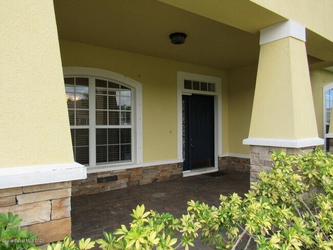 Building Photo - 1741 Bridgeport Cir