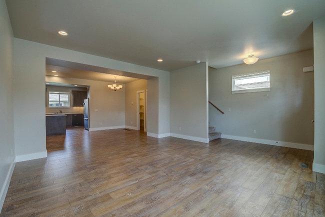 Building Photo - 979 Twin Lakes Ave