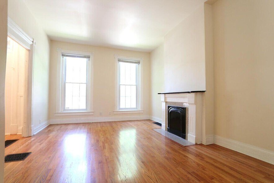 Building Photo - 2143 W Bowler St