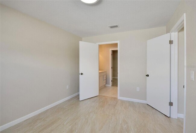 Building Photo - 757 Evangeline Ave