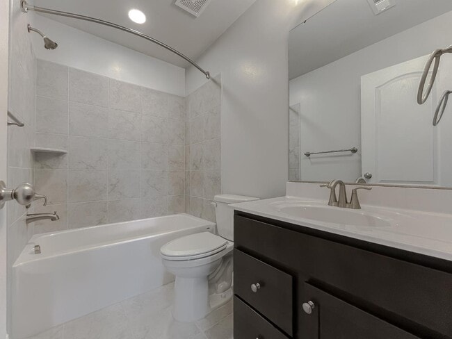 Building Photo - Sullivan Lane