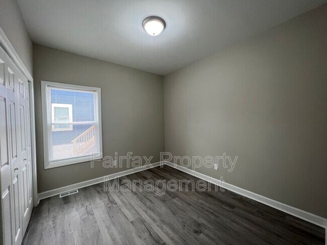 Building Photo - 2307 Owen St