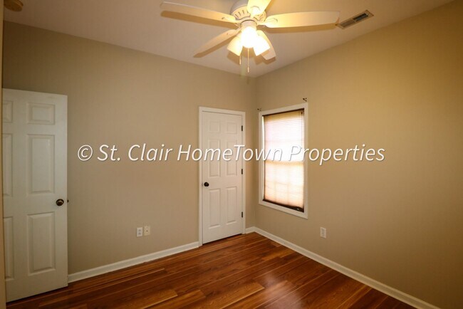 Building Photo - GREAT RENTAL IN FOX HOLLOW SUBDIVISION!