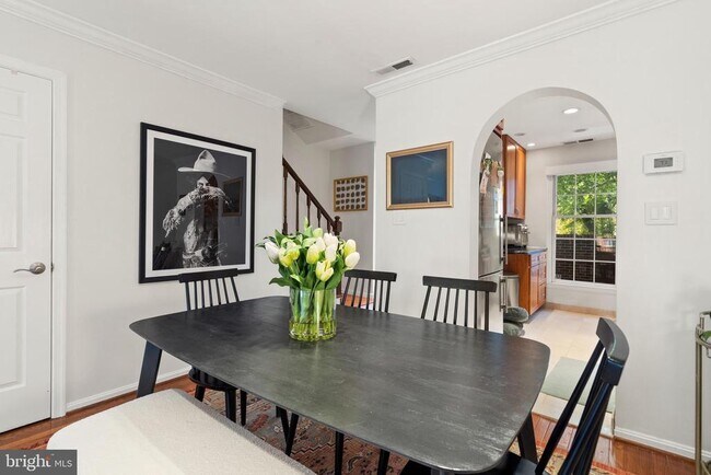 Building Photo - 1944 N Cleveland St