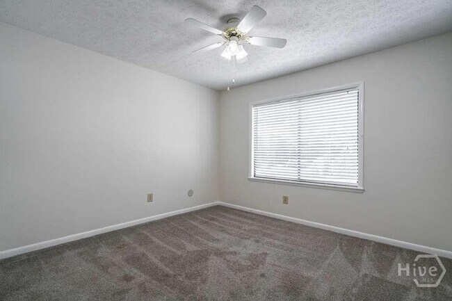 Building Photo - 108 Fernbanks Ct