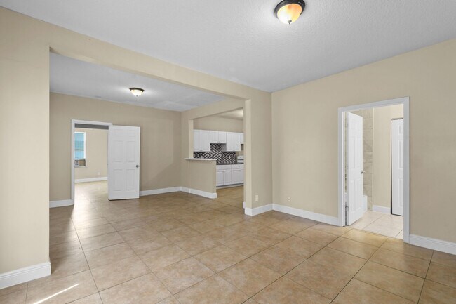 Building Photo - 3721 Henry Ave