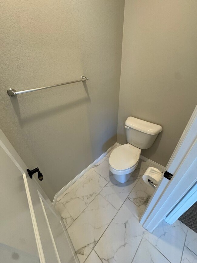 Building Photo - Charming 3-bedroom 2.5 bath nestled inside...