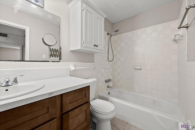 Building Photo - 445 W Parker Blvd